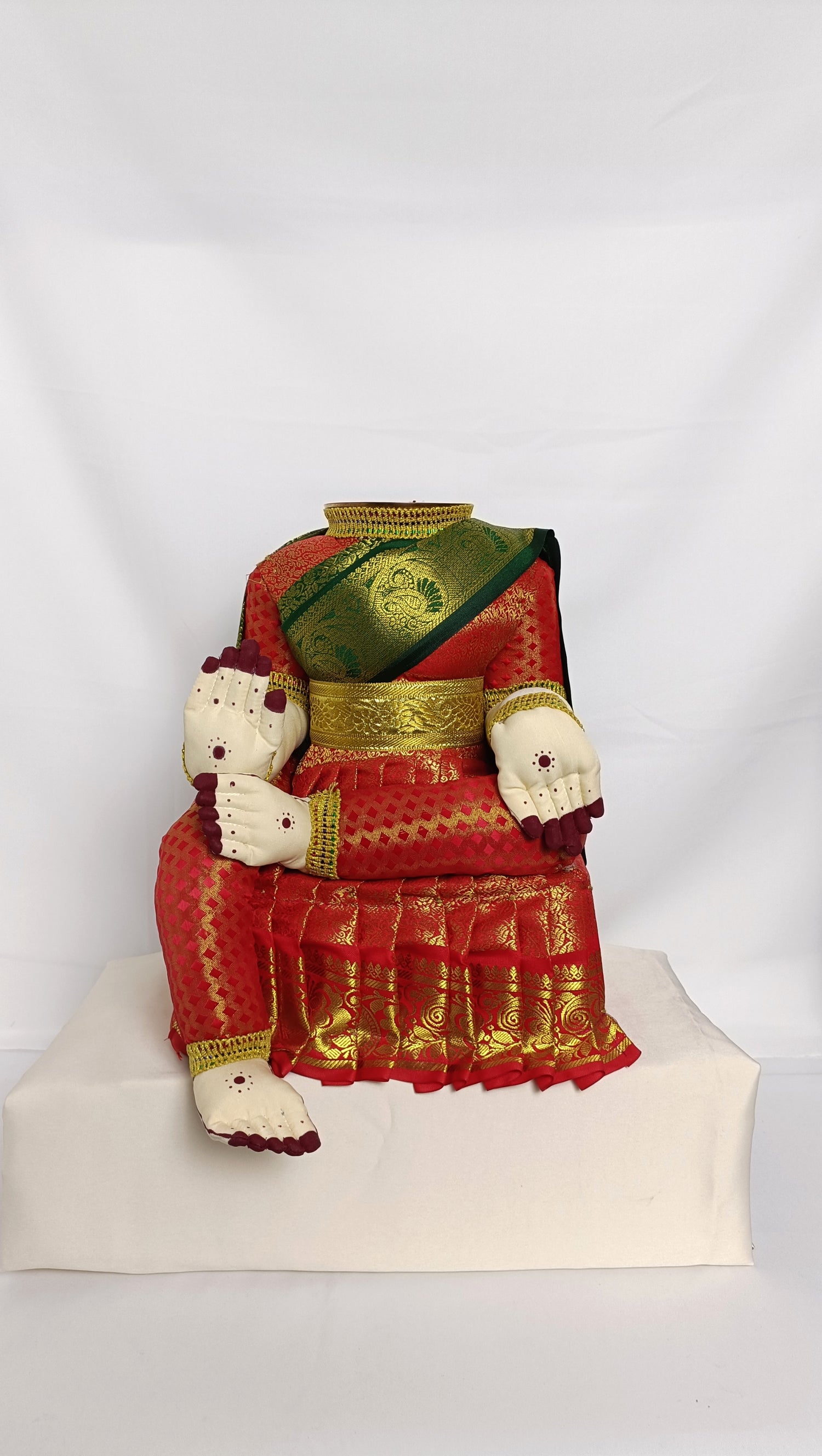 VaraLaksmi Plain Idol / Dolls