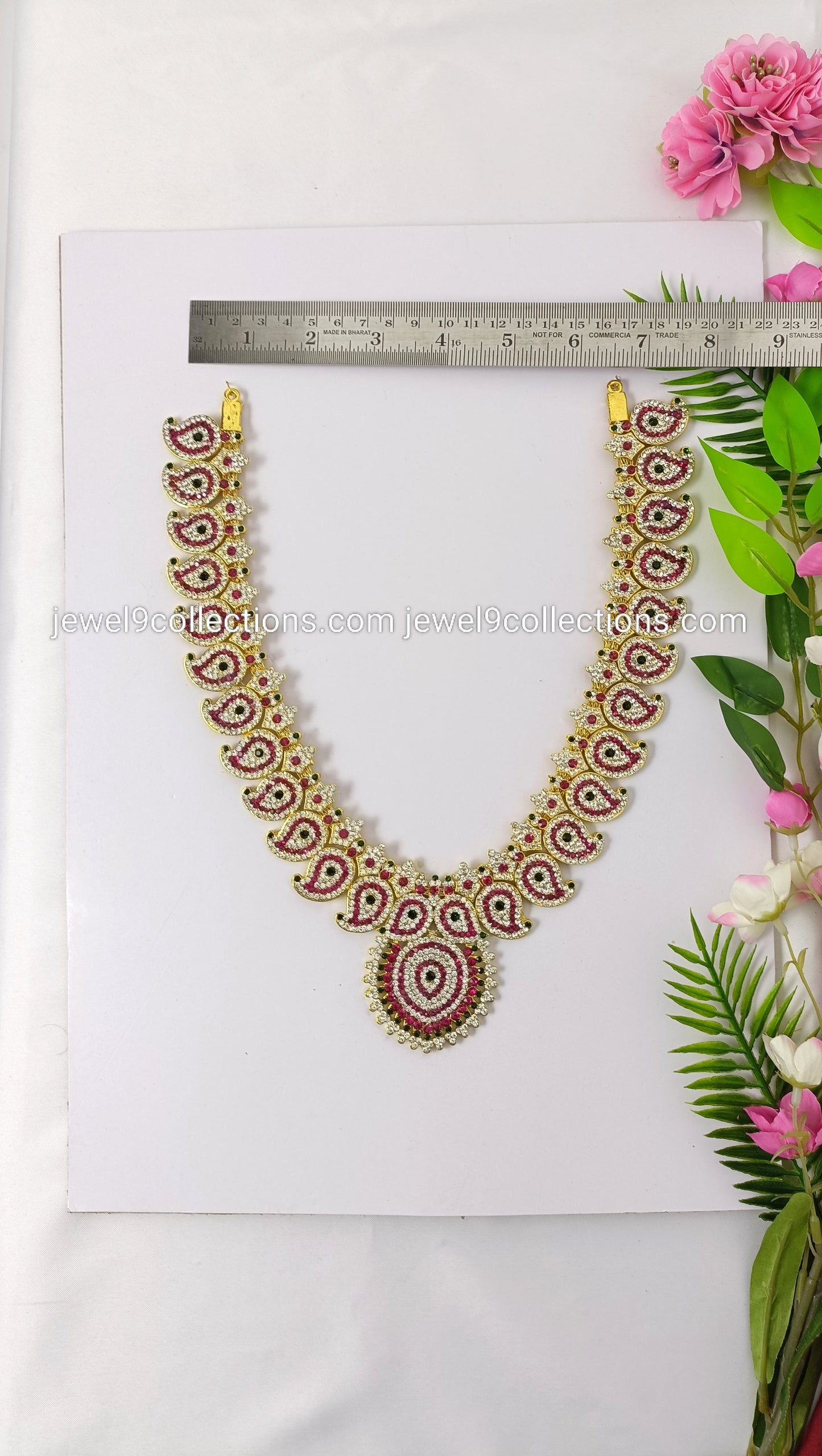 Long patterned curved Amman necklace