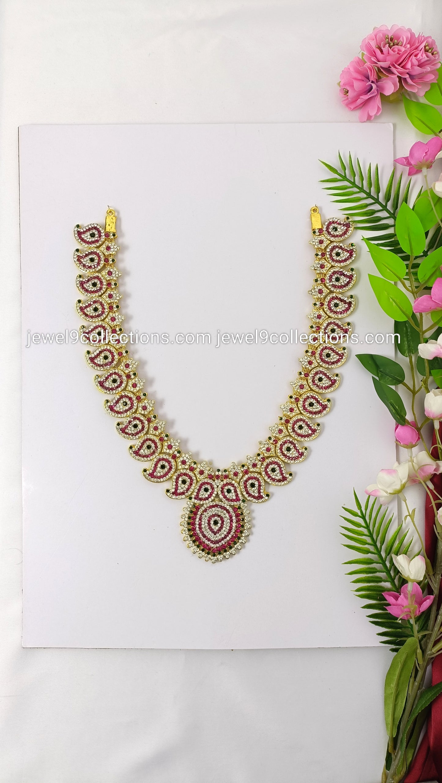 Long patterned curved Amman necklace